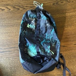 REI Flash 18 green multicolor daypack